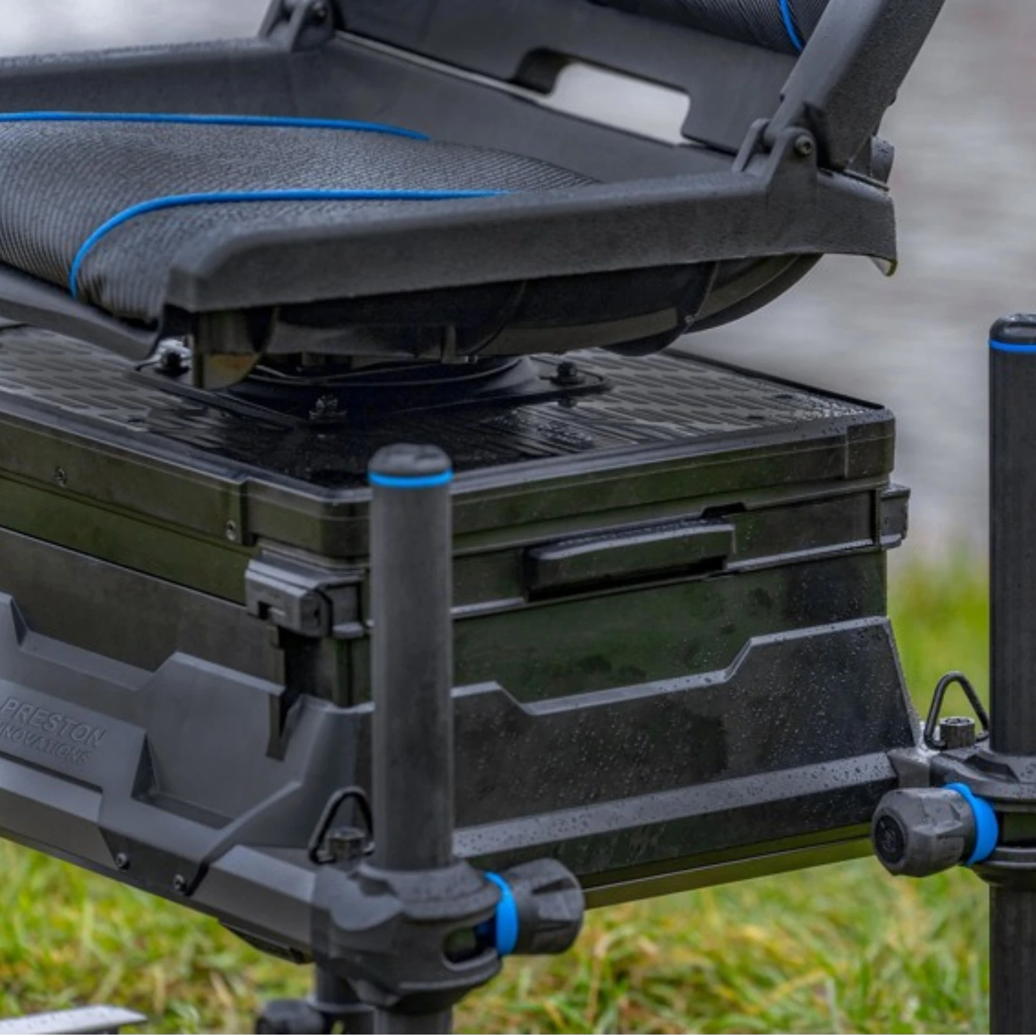 Preston Absolute 5G 360 swivel seat close up